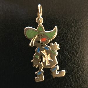 VINTAGE 18K GOLD & ENAMEL UnoAErre MUSKETEER PENDANT